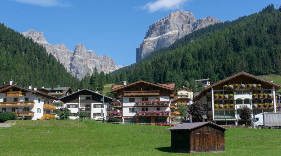 Gli immobili in vendita a Canazei: la tua casa da sogno nelle Dolomiti